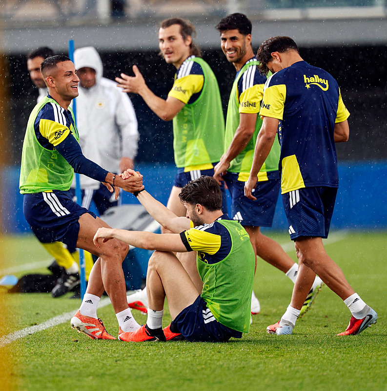 Kulüp başkanı resmen açıkladı: O oyuncu için Fenerbahçe’ye teklif yaptık!