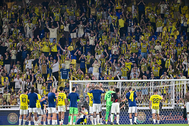Ollie Watkins’ten Fenerbahçe’ye kötü haber! İngiliz devleri transferde rakip oldu
