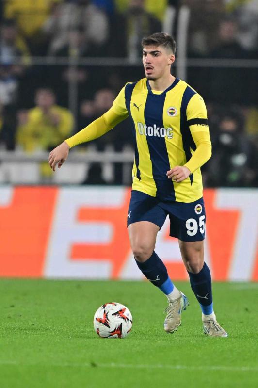 Galatasaray’dan yerli stoper atağı! Yuvaya geri dönüyor