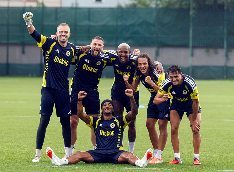 İşte Fenerbahçe’de 10+4 defteri! 6 oyuncuyla yollar ayrılıyor