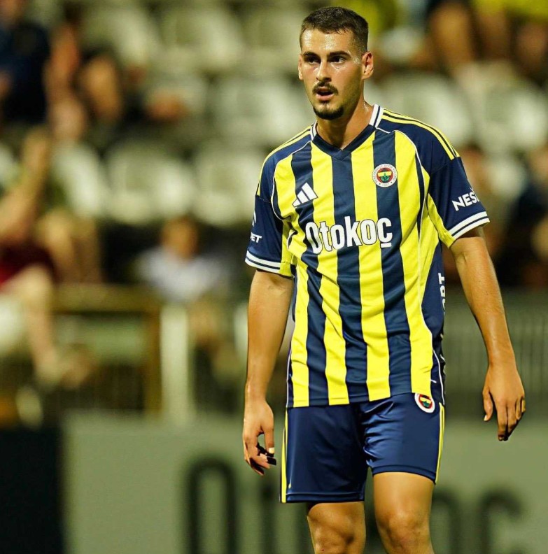 İşte Fenerbahçe’de 10+4 defteri! 6 oyuncuyla yollar ayrılıyor