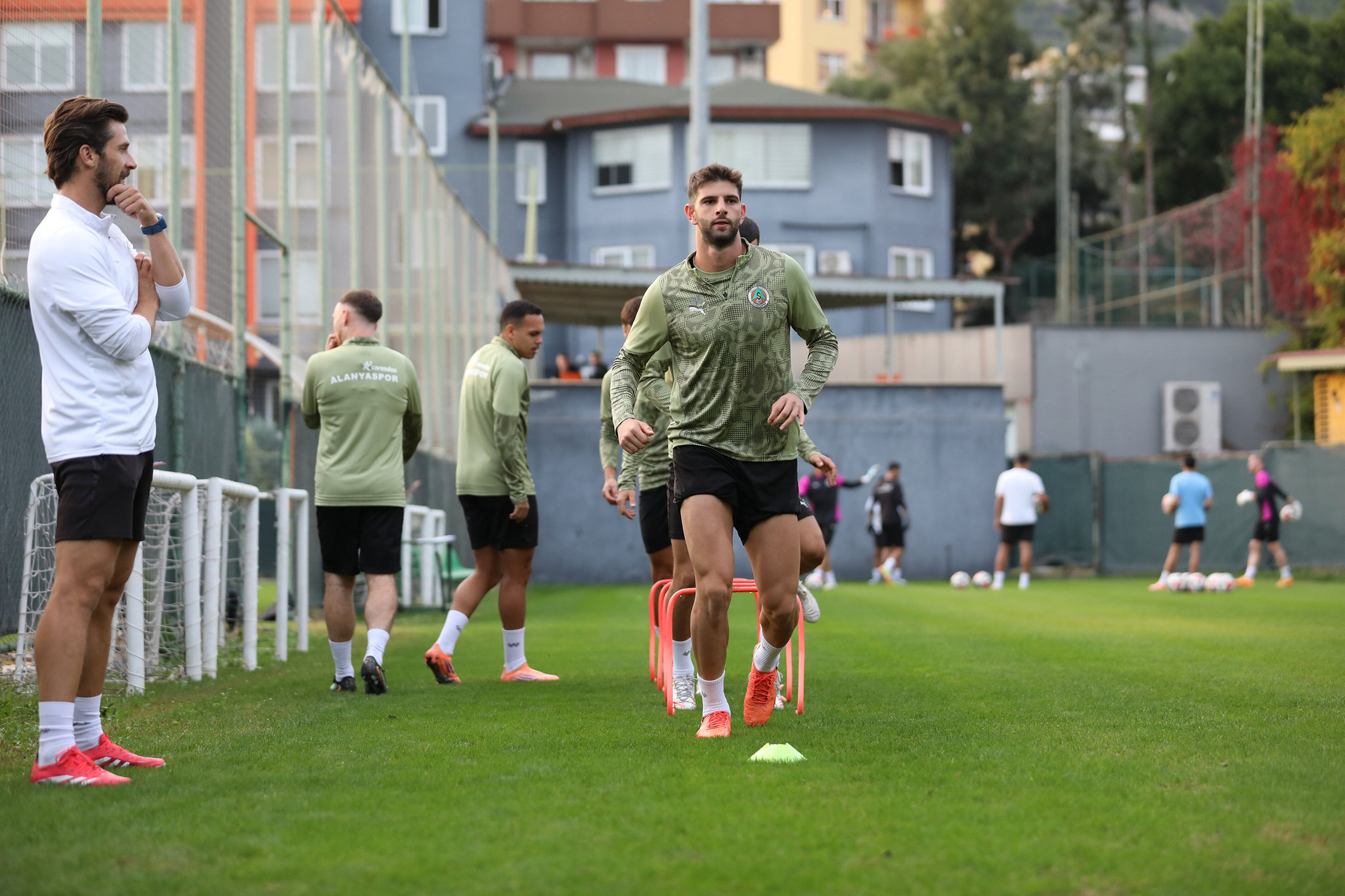 Fenerbahçe transferi bitirmek üzere! İşte yıldız oyuncu için istenen bonservis