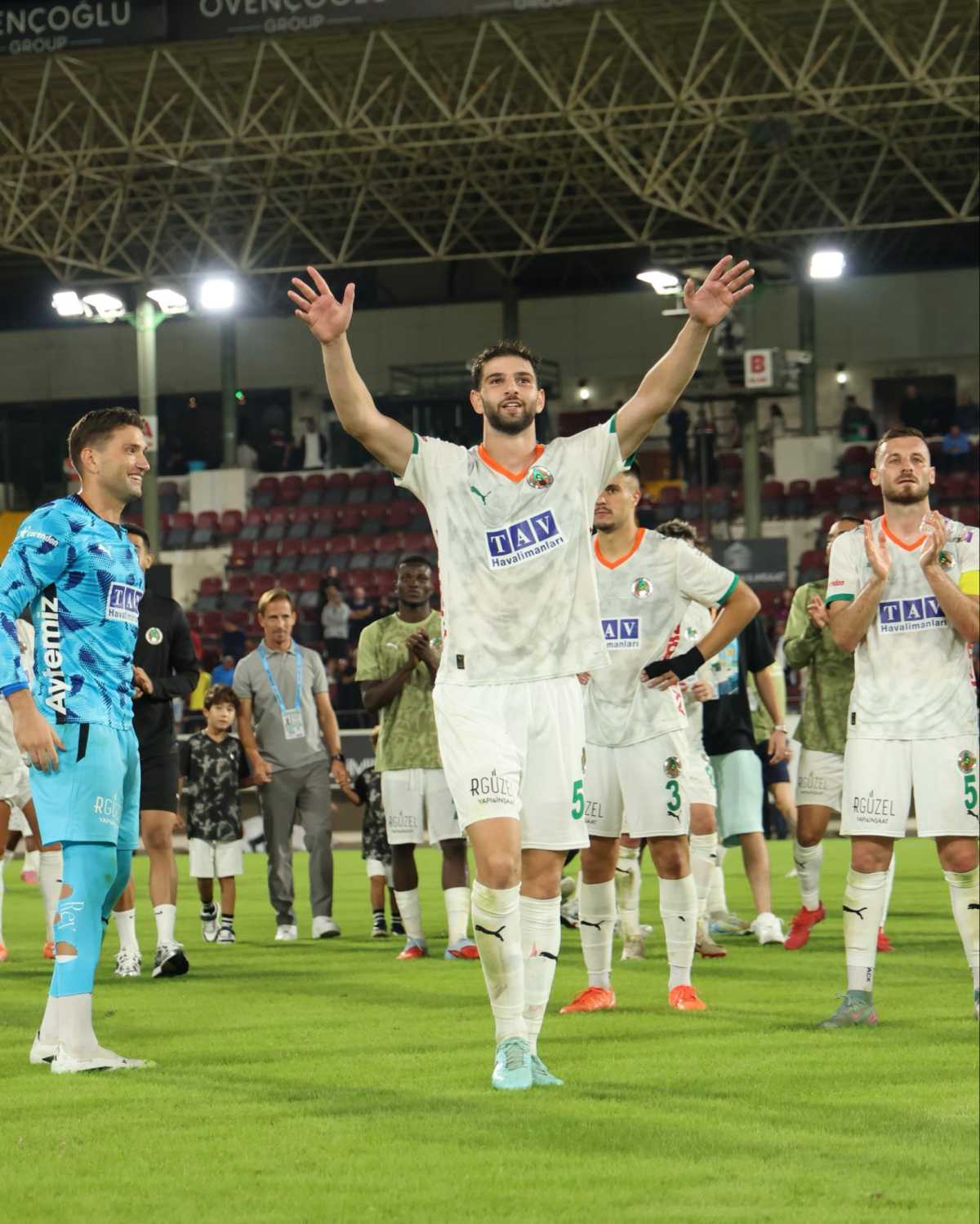 Fenerbahçe’nin yeni stoperi Süper Lig’den! Transfer takasla bitecek
