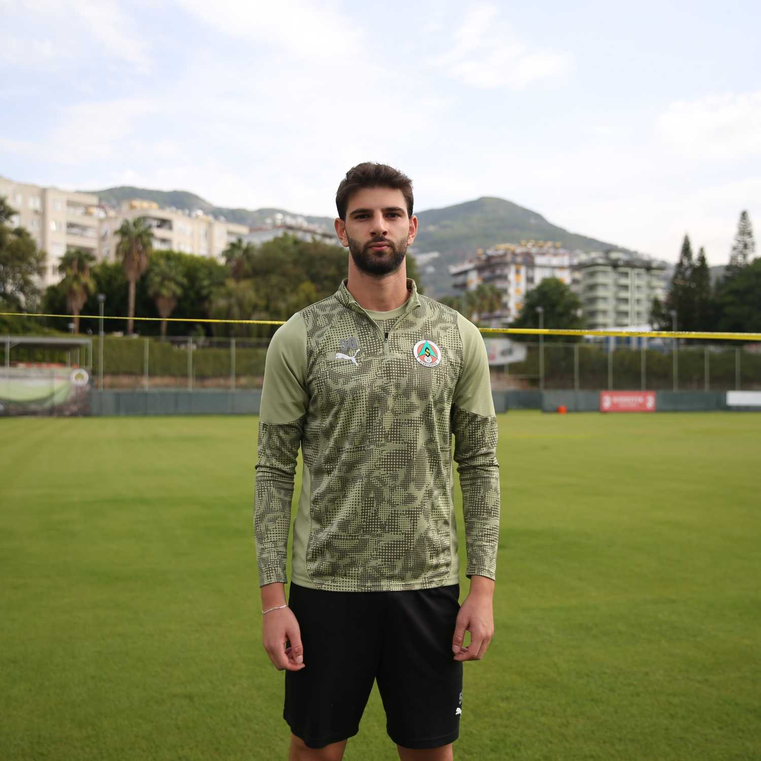 Fenerbahçe’nin yeni stoperi Süper Lig’den! Transfer takasla bitecek