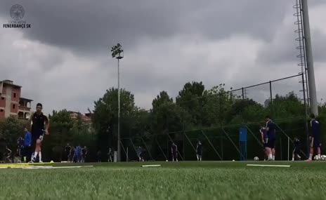 Ozan Tufan ve Robin van Persie çıldırttı